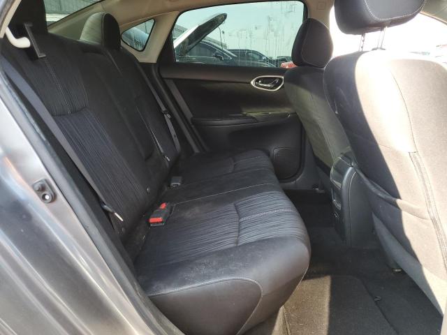 3N1AB7AP1JL617899 - 2018 NISSAN SENTRA S ნაცრისფერი ფოტო 10