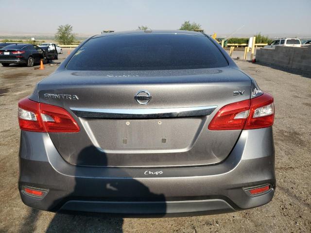 3N1AB7AP1JL617899 - 2018 NISSAN SENTRA S ნაცრისფერი ფოტო 6