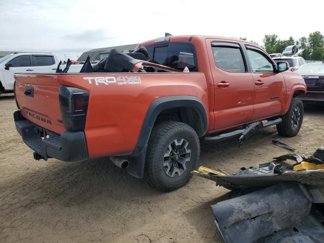 3TMCZ5AN4JM164537 - 2018 TOYOTA TACOMA DOUBLE CAB ORANGE photo 3