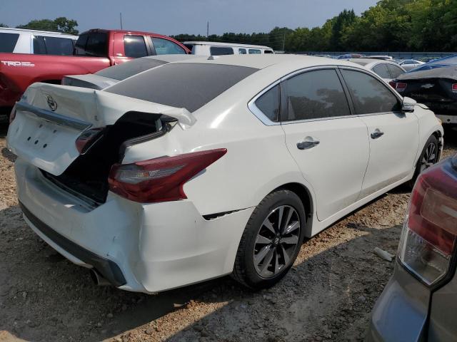 1N4AL3AP2JC146530 - 2018 NISSAN ALTIMA 2.5 WHITE photo 3