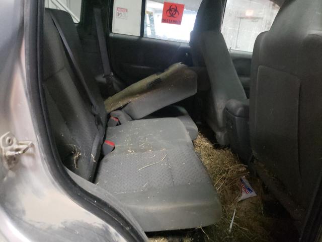 1J4GL38K05W723651 - 2005 JEEP LIBERTY RE SILVER photo 6