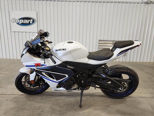 JS1DM11B9P7100220 - 2023 SUZUKI GSX-R1000 WHITE photo 3