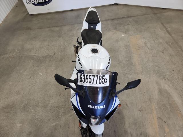 JS1DM11B9P7100220 - 2023 SUZUKI GSX-R1000 WHITE photo 5