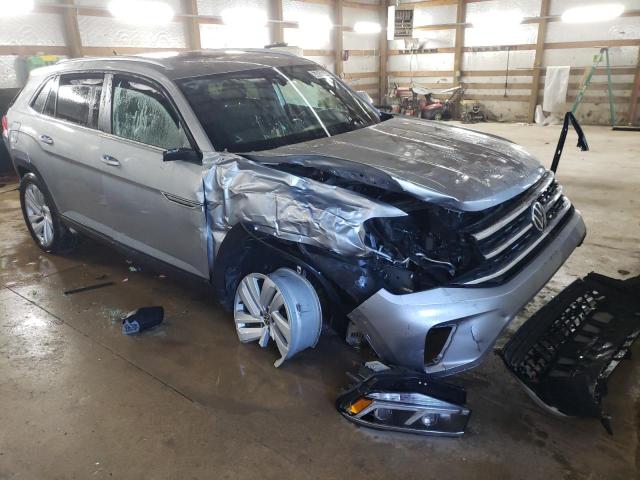 1V2JE2CA8NC231089 - 2022 VOLKSWAGEN ATLAS CROS SE Серебристый фото 4