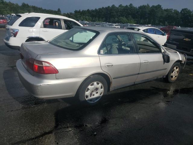 1HGCG5545WA172773 - 1998 HONDA ACCORD LX SILVER photo 3