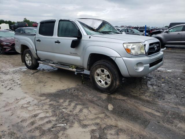 3TMJU62N97M037012 - 2007 TOYOTA TACOMA DOUBLE CAB PRERUNNER SILVER photo 4