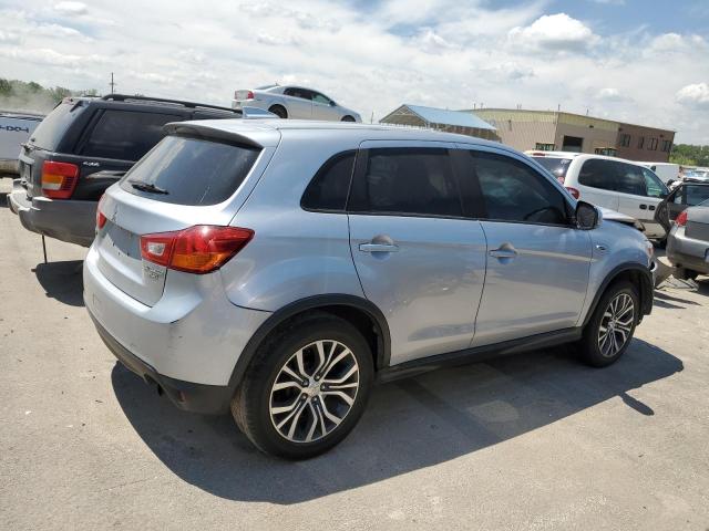 JA4AP3AU2HZ009092 - 2017 MITSUBISHI OUTLANDER ES SILVER photo 3