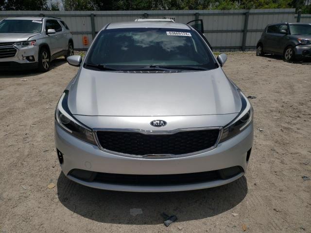 3KPFL4A74JE175736 - 2018 KIA FORTE LX SILVER photo 5