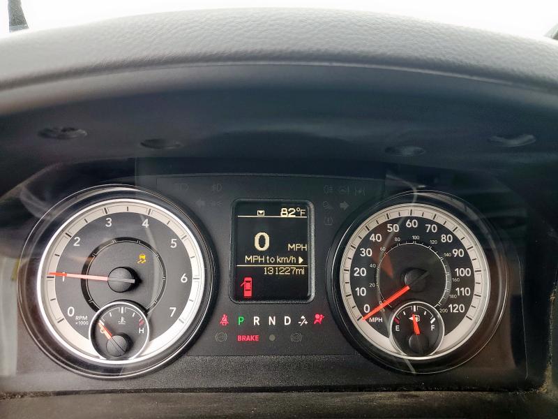 3C6JR6DT8KG507218 - 2019 RAM 1500 CLASS TRADESMAN Weiß Foto 9