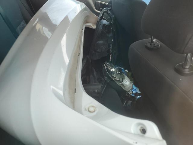 3FADP4TJ2EM177362 - 2014 FORD FIESTA S WHITE photo 10