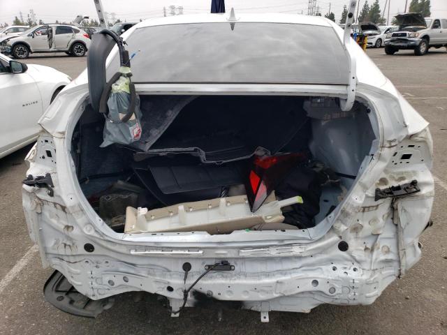 JHMZC5F10KC004934 - 2019 HONDA CLARITY WHITE photo 6