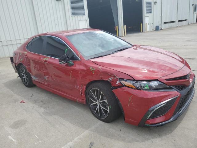 4T1G11AK9PU089096 - 2023 TOYOTA CAMRY SE NIGHT SHADE RED photo 4