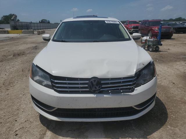 1VWBV7A33FC011199 - 2015 VOLKSWAGEN PASSAT SE თეთრი ფოტო 5