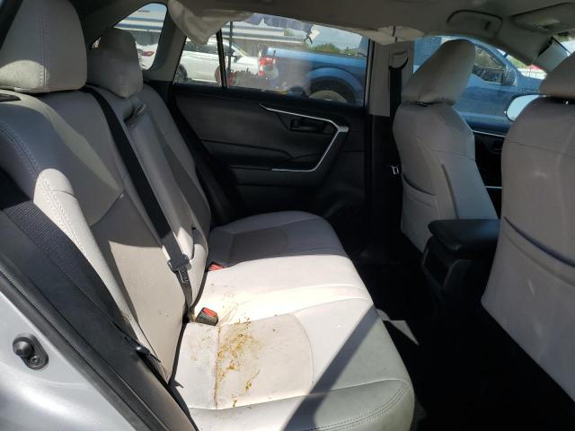 2T3H1RFV3KW032026 - 2019 TOYOTA RAV4 LE Gümüş foto 11