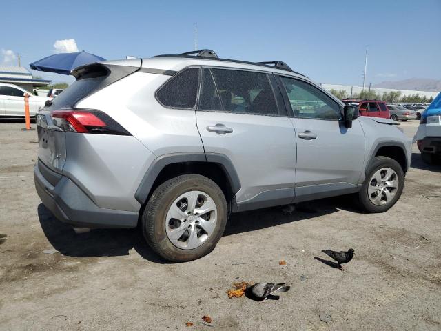 2T3H1RFV3KW032026 - 2019 TOYOTA RAV4 LE Gümüş foto 3