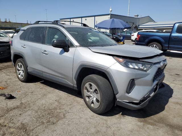 2T3H1RFV3KW032026 - 2019 TOYOTA RAV4 LE Gümüş foto 4