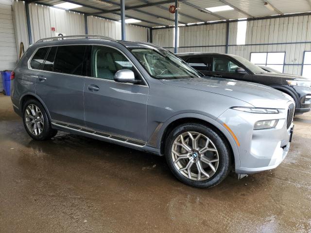 5UX23EM04P9N55609 - 2023 BMW X7 XDRIVE40I GRAY photo 4