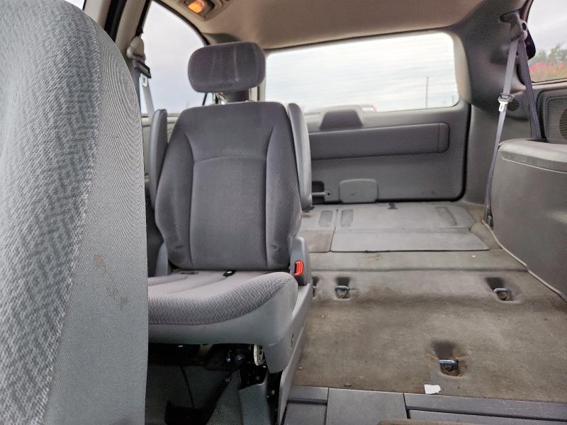 2C4GP54LX5R392977 - 2005 CHRYSLER TOWN & COU TOURING GREEN photo 10