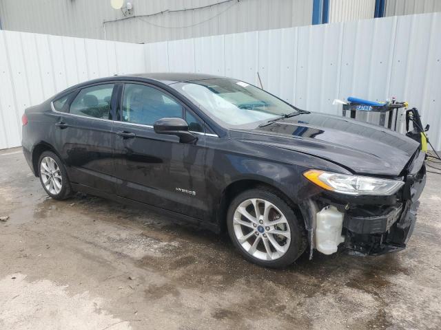 3FA6P0LU8KR261793 - 2019 FORD FUSION SE BLACK photo 4