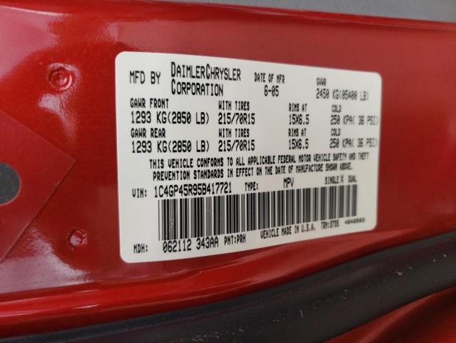 1C4GP45R95B417721 - 2005 CHRYSLER TOWN & COU წითელი ფოტო 13