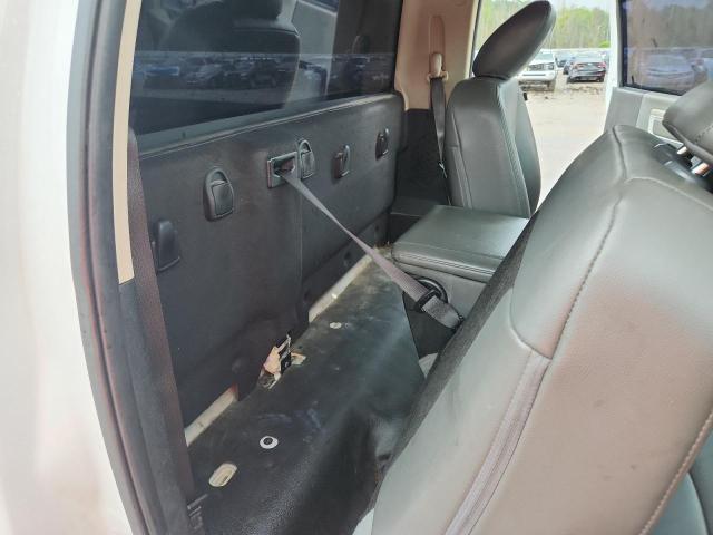 3C6JR6DG9JG186064 - 2018 RAM 1500 ST Белый фото 10