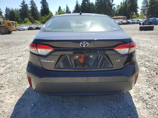 5YFEPMAE9MP241716 - 2021 TOYOTA COROLLA LE შავი ფოტო 6