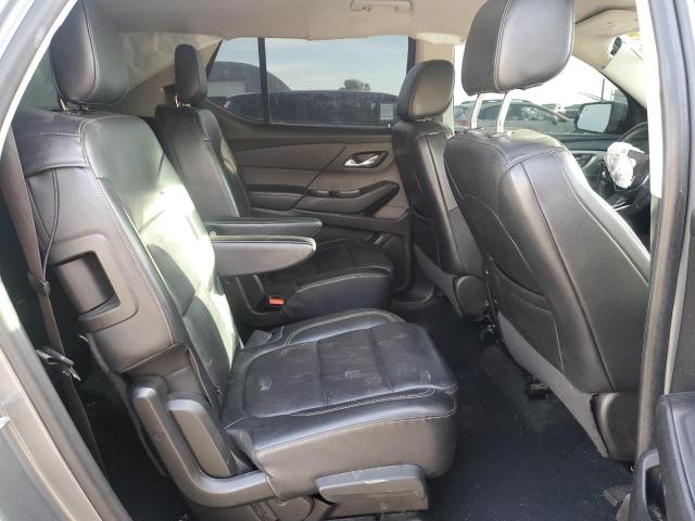 1GNERHKW5JJ227165 - 2018 CHEVROLET TRAVERSE LT GRAY photo 11
