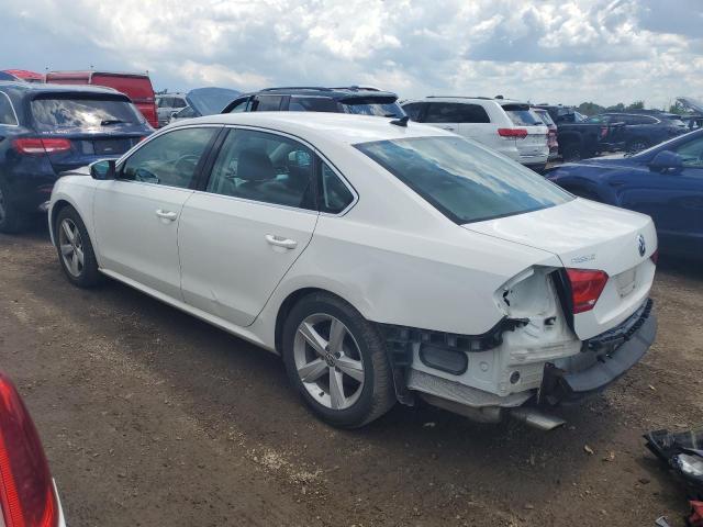 1VWBP7A35DC020655 - 2013 VOLKSWAGEN PASSAT SE WHITE photo 2