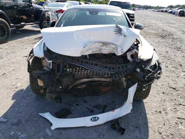 KNAE45LC7J6018262 - 2018 KIA STINGER GT1 WHITE photo 5