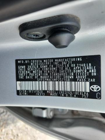 5YFEPMAE4MP257158 - 2021 TOYOTA COROLLA LE SILVER photo 13