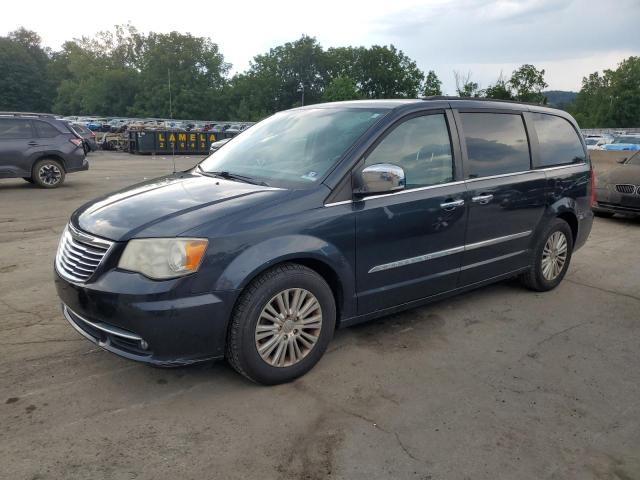 2013 CHRYSLER TOWN & COU TOURING L, null