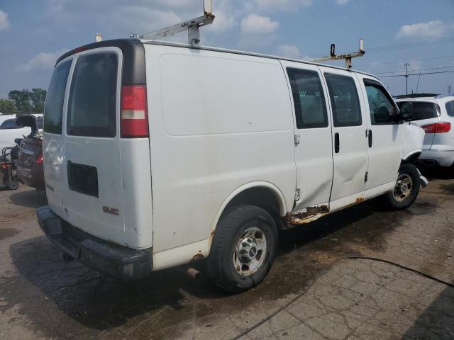 1GTGG25C881161985 - 2008 GMC SAVANA G2500 WHITE photo 3