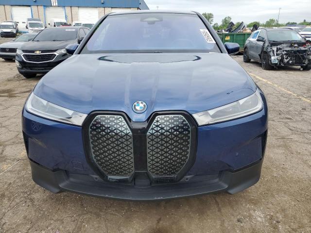 WB523CF0XRCP88320 - 2024 BMW IX XDRIVE50 BLUE photo 5