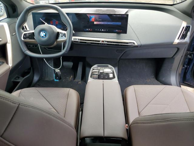 WB523CF0XRCP88320 - 2024 BMW IX XDRIVE50 BLUE photo 8