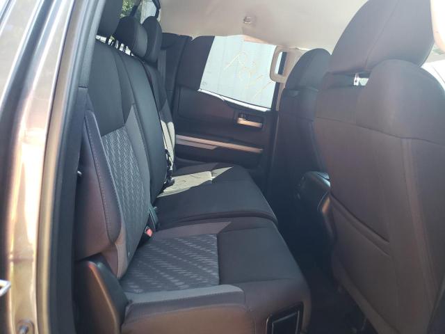 5TFRM5F14JX129425 - 2018 TOYOTA TUNDRA DOUBLE CAB SR/SR5 CHARCOAL photo 10