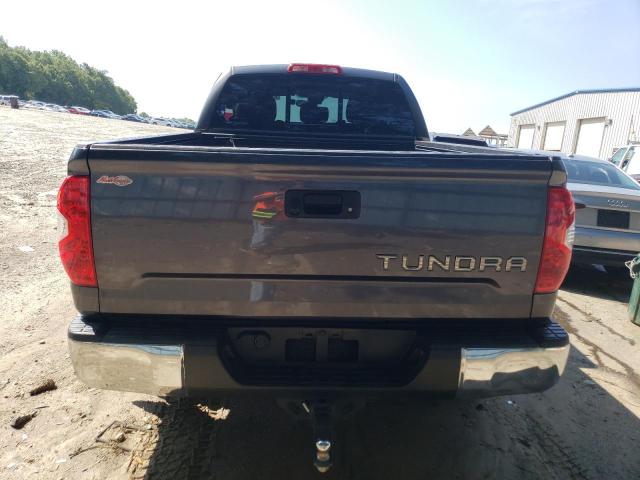 5TFRM5F14JX129425 - 2018 TOYOTA TUNDRA DOUBLE CAB SR/SR5 CHARCOAL photo 6