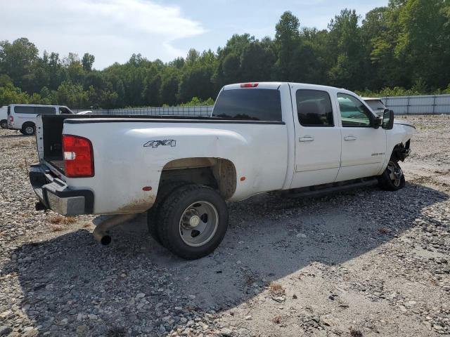 1GCJK93699F172444 - 2009 CHEVROLET SILVERADO K3500 LTZ WHITE photo 3