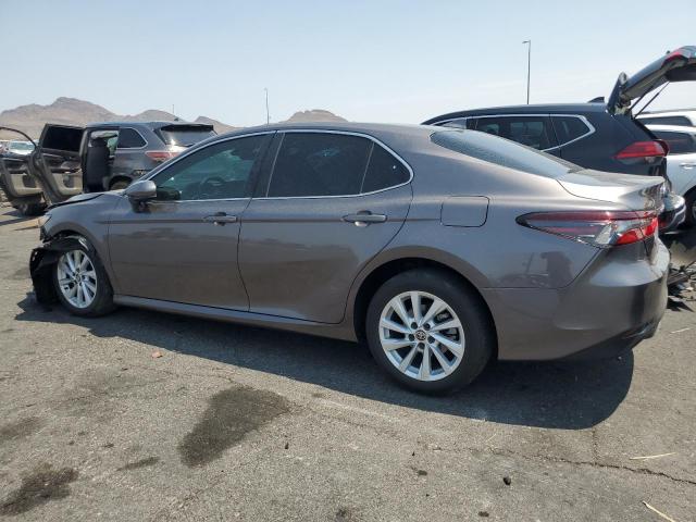 4T1C11AK3NU646080 - 2022 TOYOTA CAMRY LE 灰色 照片 2
