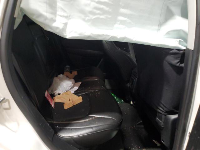 3C4NJDBB9JT492251 - 2018 JEEP COMPASS LATITUDE Beyaz fotoğraf 11