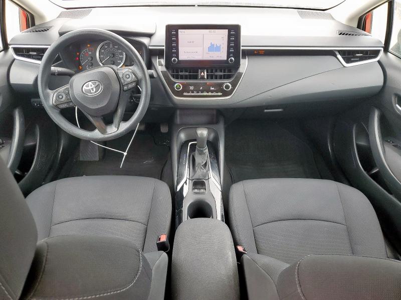 5YFEPRAEXLP080272 - 2020 TOYOTA COROLLA LE წითელი ფოტო 8