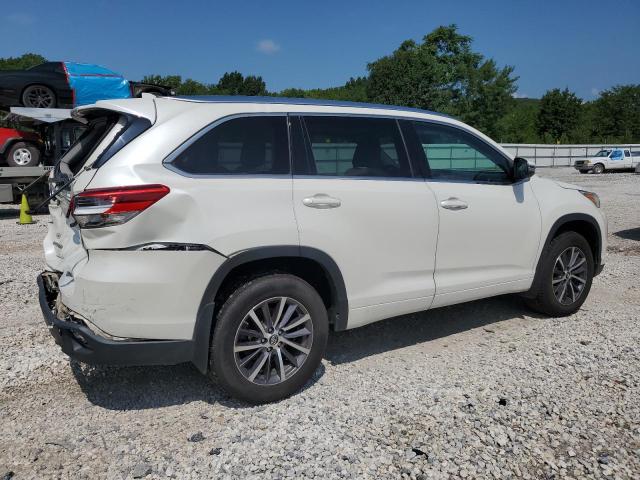 5TDKZRFH8HS517944 - 2017 TOYOTA HIGHLANDER SE WHITE photo 3