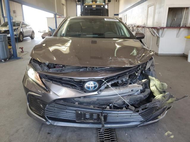 4T1C31AK3MU553696 - 2021 TOYOTA CAMRY LE GRAY photo 5