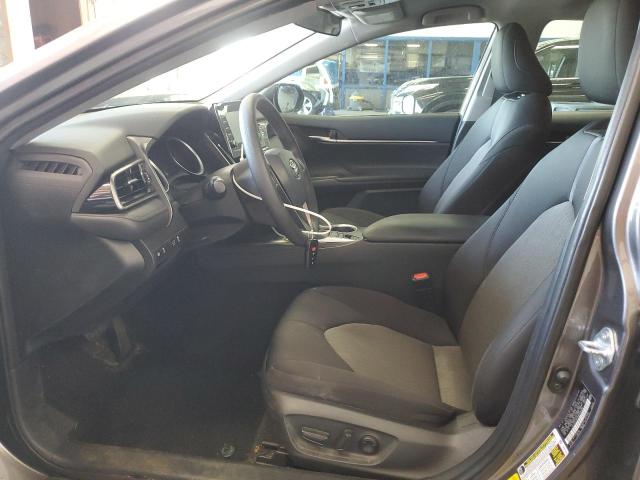 4T1C31AK3MU553696 - 2021 TOYOTA CAMRY LE GRAY photo 7