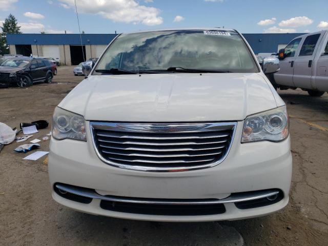 2C4RC1GG2DR766864 - 2013 CHRYSLER TOWN & COU LIMITED SILVER photo 5