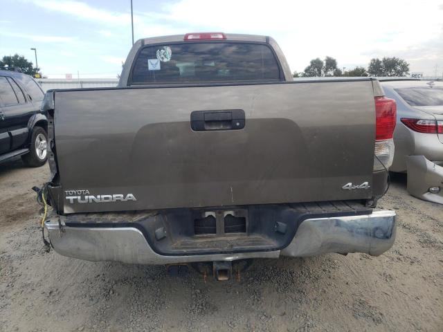 5TFDY5F12BX201044 - 2011 TOYOTA TUNDRA CREWMAX SR5 TAN photo 6