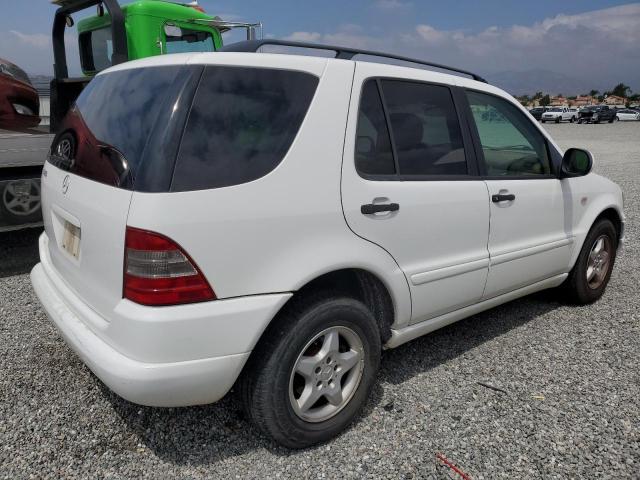 4JGAB54E5YA214758 - 2000 MERCEDES-BENZ M-CLASS 320 WHITE photo 3