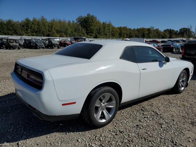 2C3CDZAG2GH184000 - 2016 DODGE CHALLENGER SXT WHITE photo 4