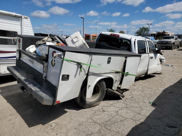 1GB4CYCY4JF118421 - 2018 CHEVROLET SILVERADO C3500 WHITE photo 3