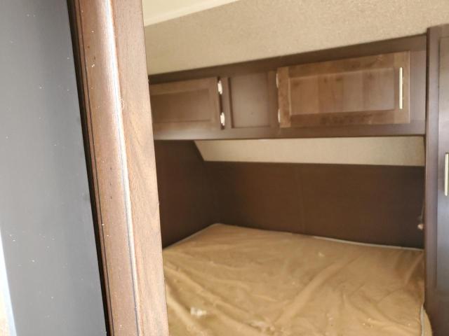 4X4TCKB20HX125804 - 2017 FOREST RIVER GREY WOLF 26DBH TAN photo 5