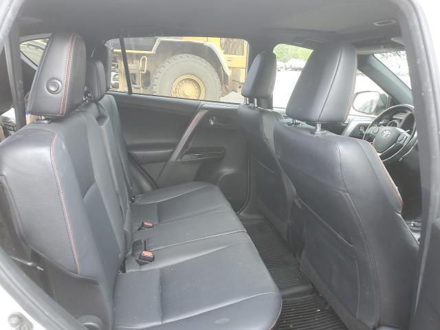 JTMJFREV9HJ166664 - 2017 TOYOTA RAV4 SE WHITE photo 10